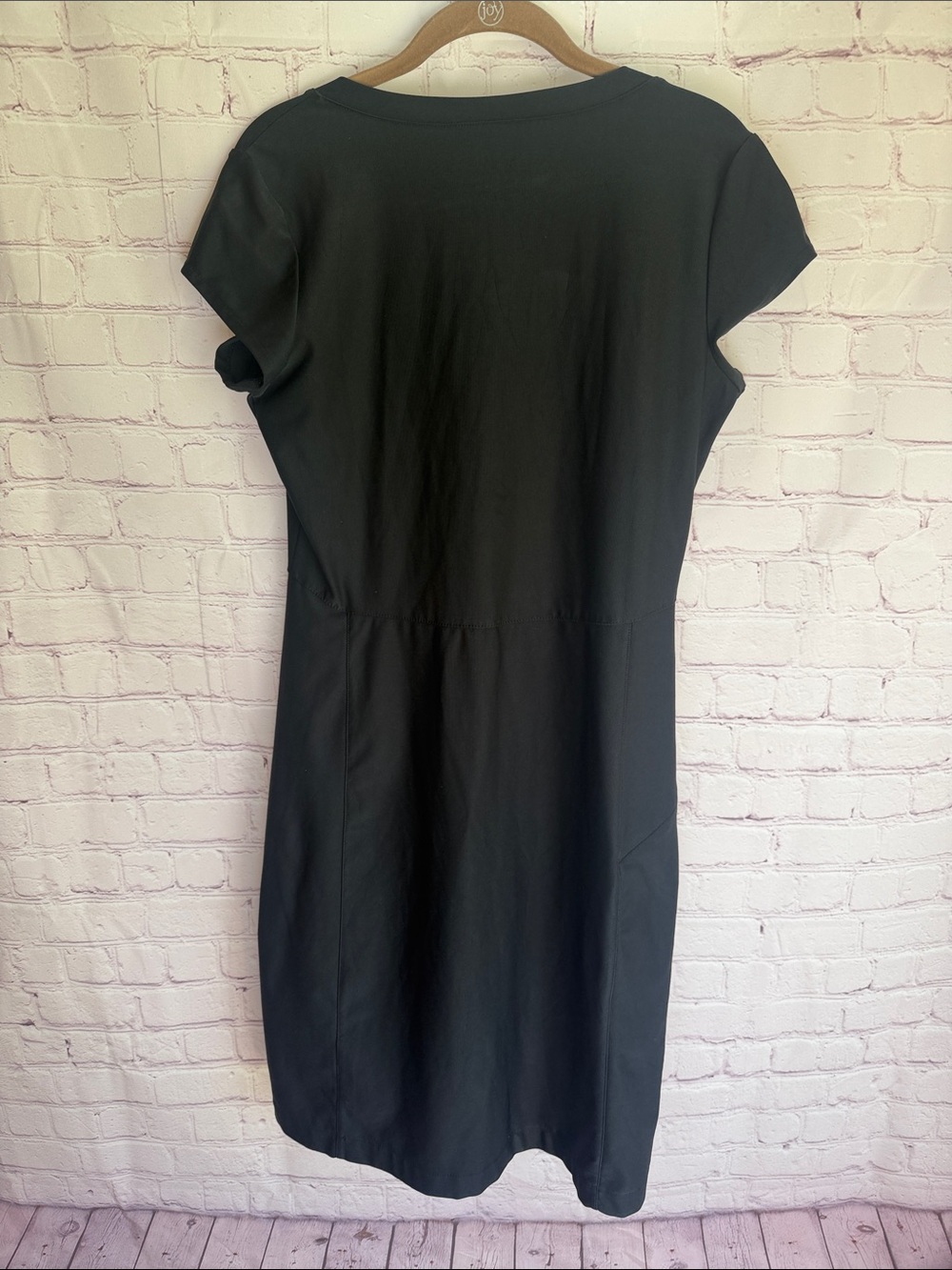 L.L. Bean Black V-Neck Midi Dress with Side‎ Pocket Woman’s Size Small - Picture 3 of 3